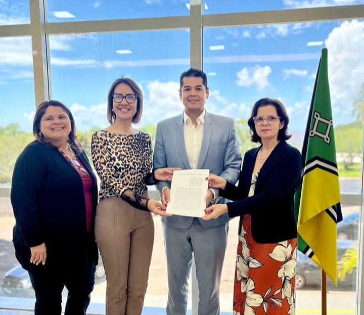 Presidente Auriney Brito recebe visita oficial do TCE-AP para tratar de Pacto pela Primeira Infância no Amapá